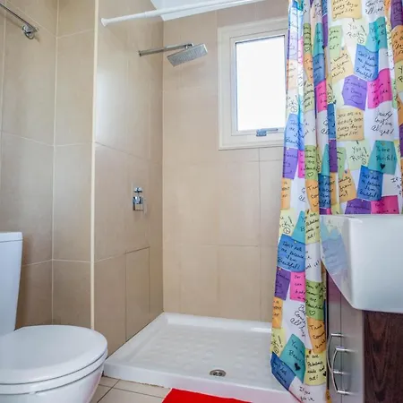 In Sleeps 6 Includes Swimming Pool And Air Con 4 6 * Protaras